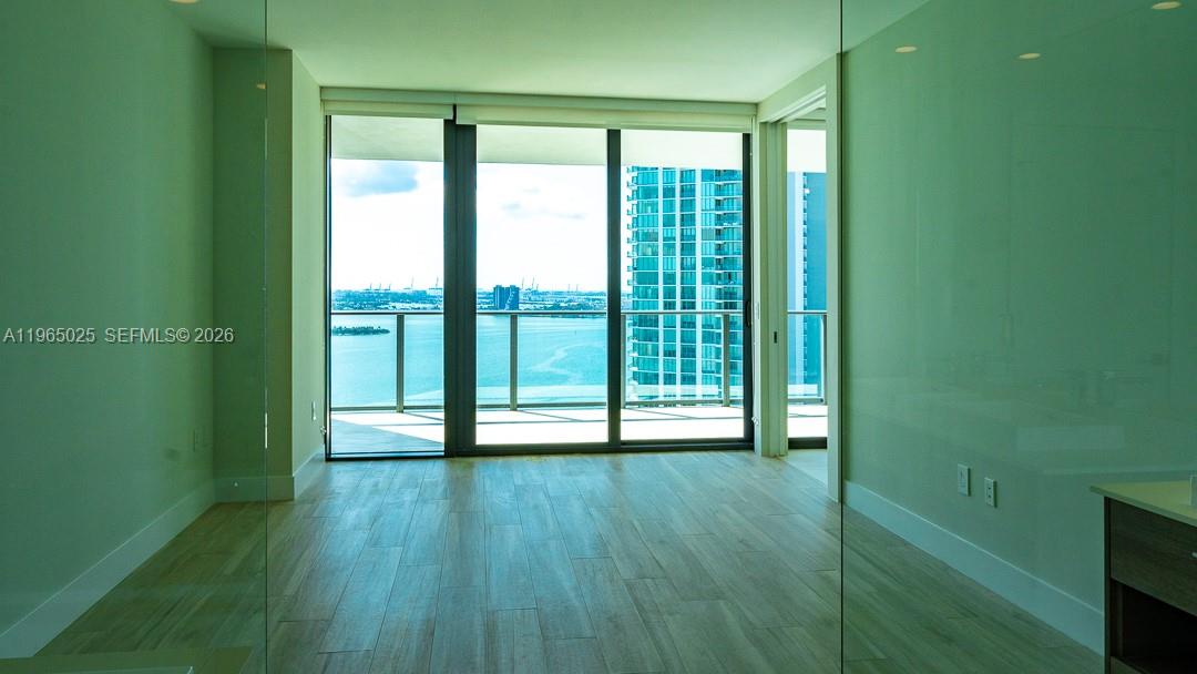 650 NE 32nd St #2105, Miami FL 33137
