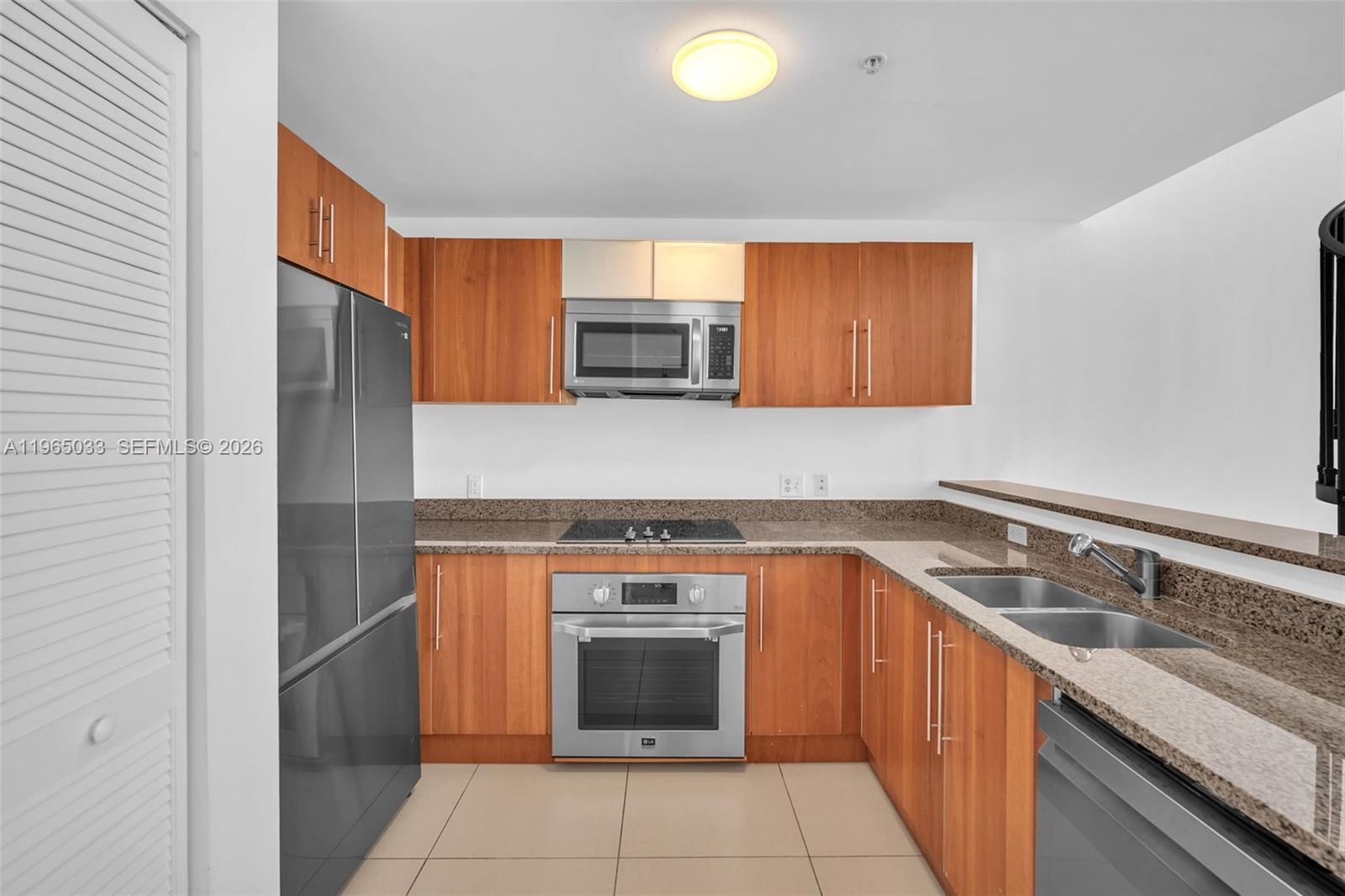 300 S Biscayne Blvd #L-822, Miami FL 33131