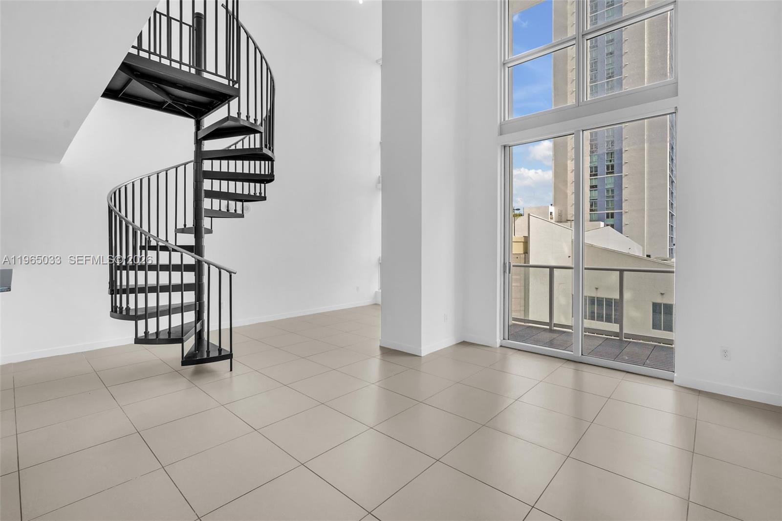 300 S Biscayne Blvd #L-822, Miami FL 33131