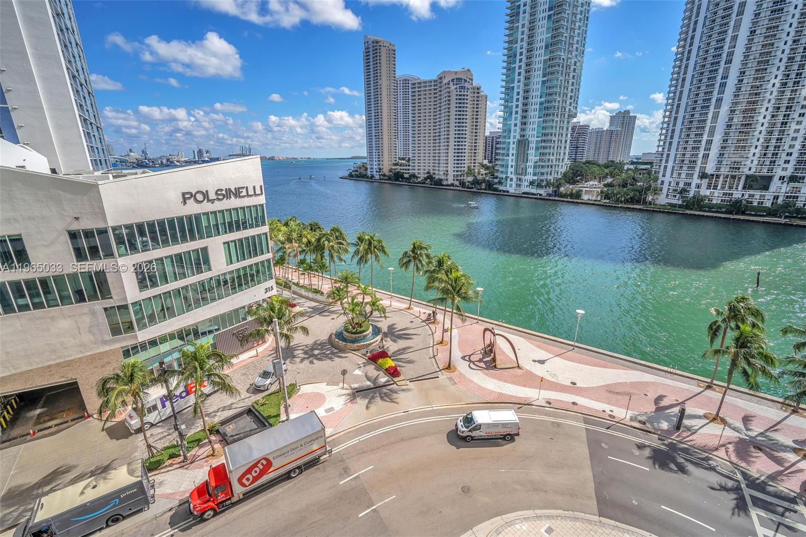 300 S Biscayne Blvd #L-822, Miami FL 33131