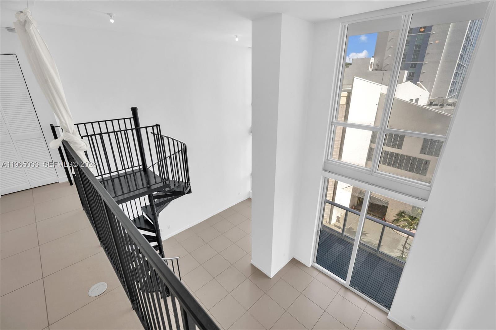 300 S Biscayne Blvd #L-822, Miami FL 33131