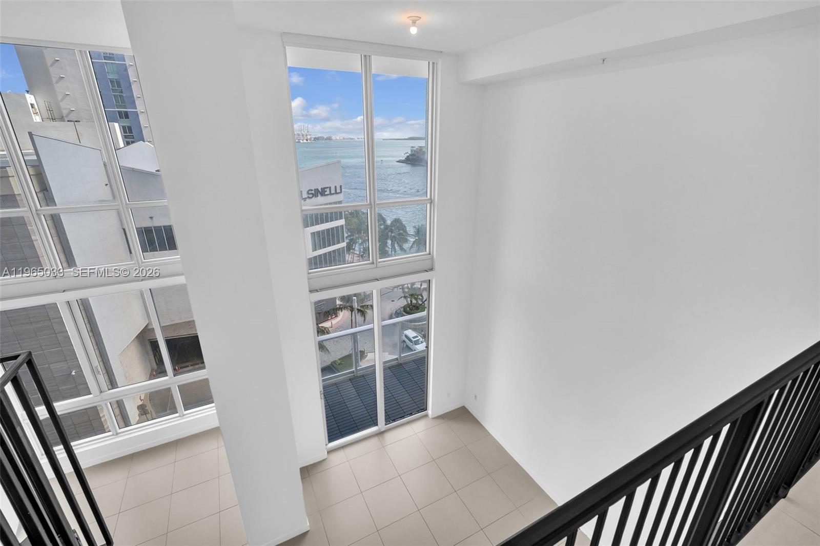300 S Biscayne Blvd #L-822, Miami FL 33131