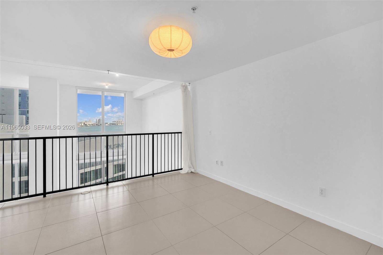 300 S Biscayne Blvd #L-822, Miami FL 33131