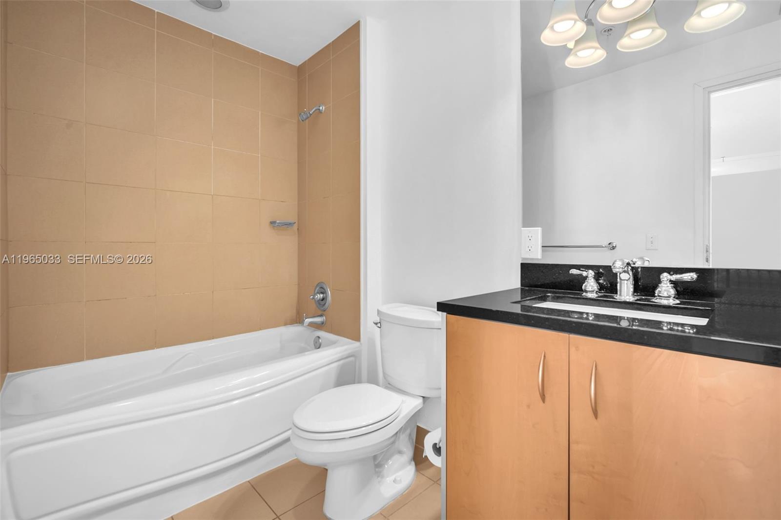 300 S Biscayne Blvd #L-822, Miami FL 33131