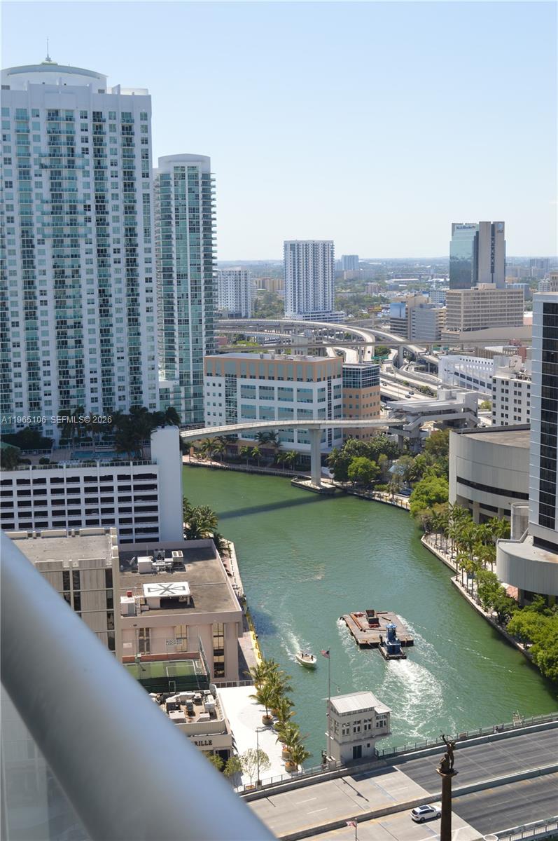 475 BRICKELL AV #2710, Miami FL 33131