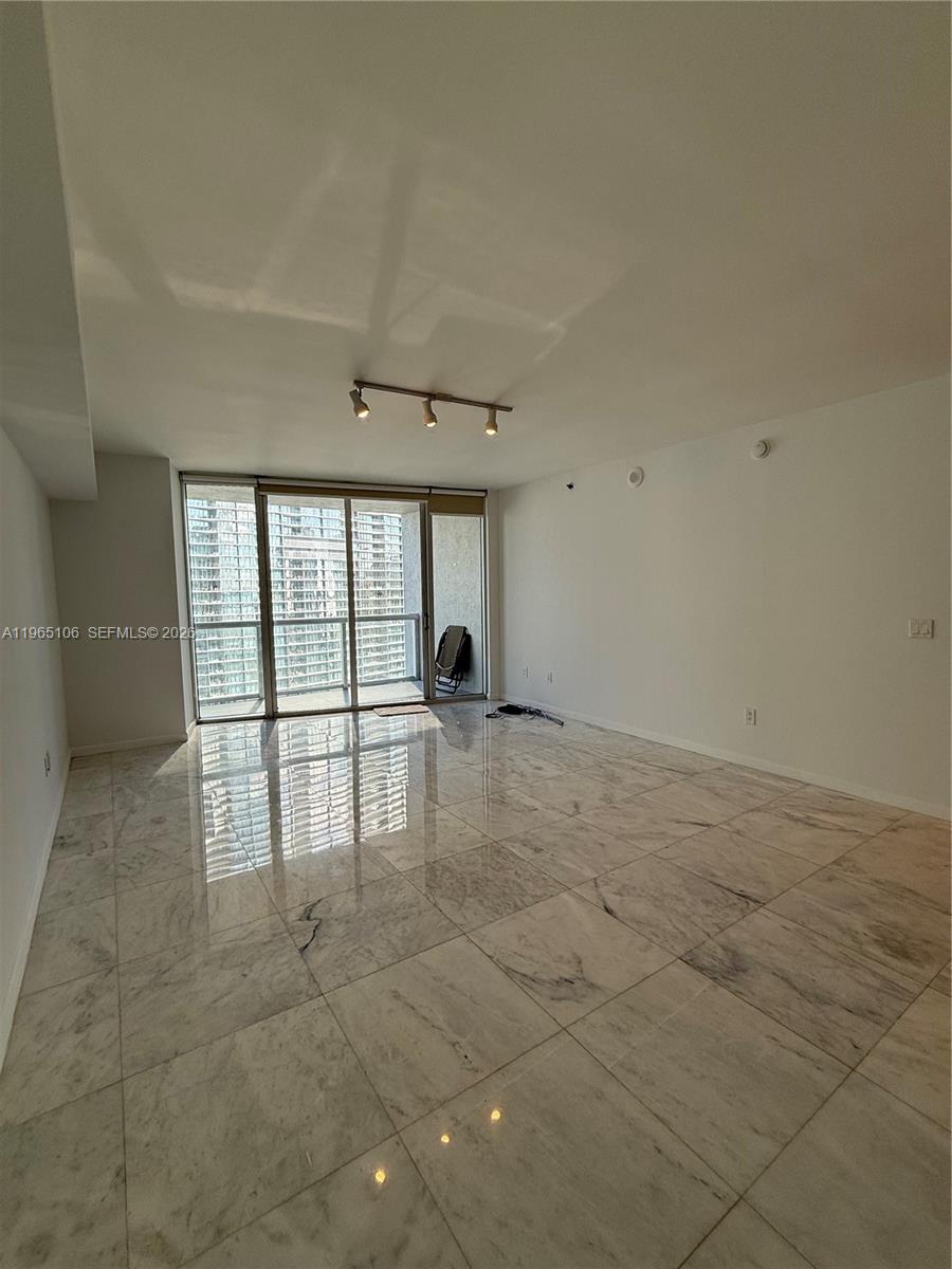 475 BRICKELL AV #2710, Miami FL 33131