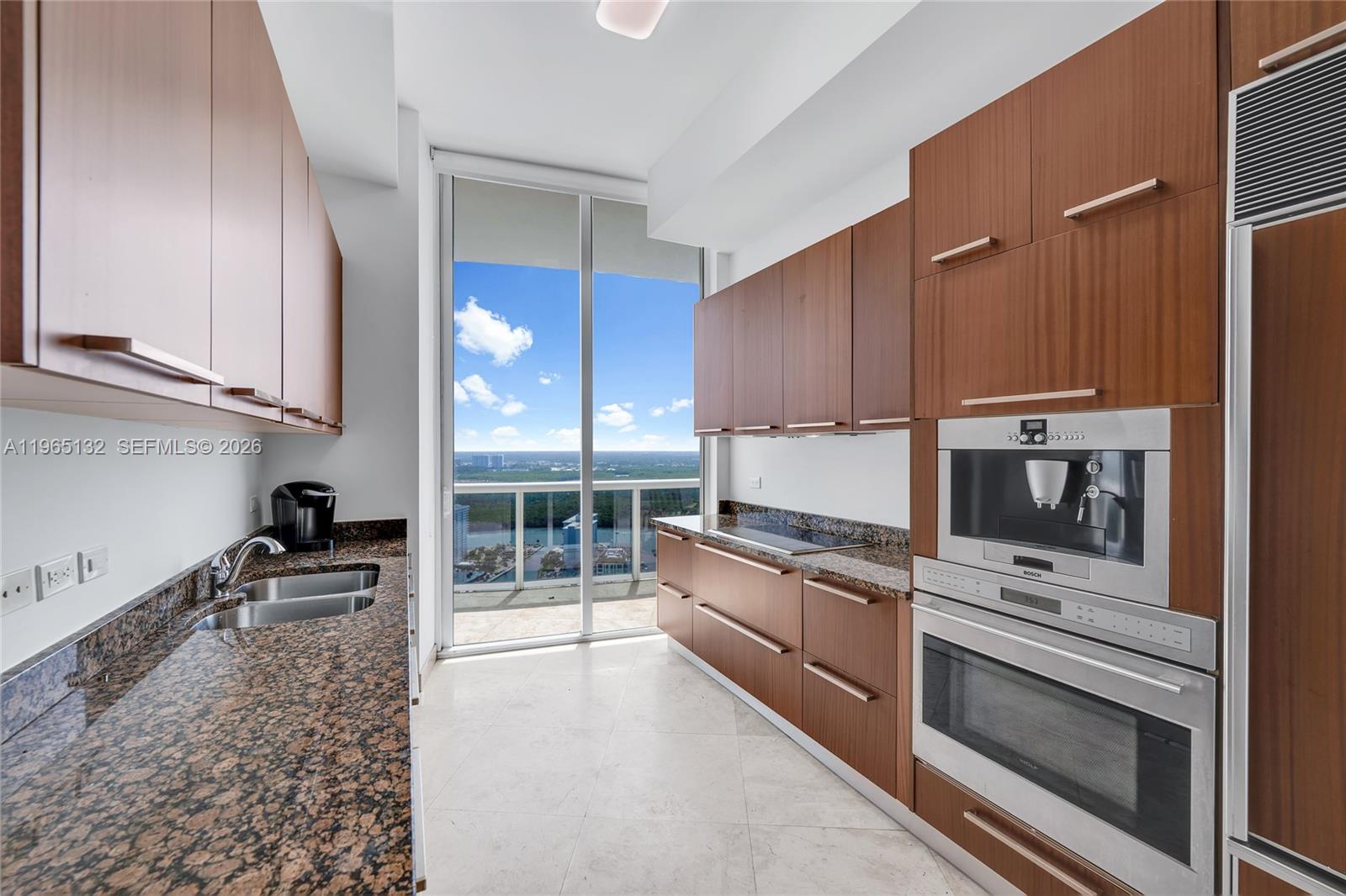 16001 COLLINS AV #3805, Sunny Isles Beach FL 33160