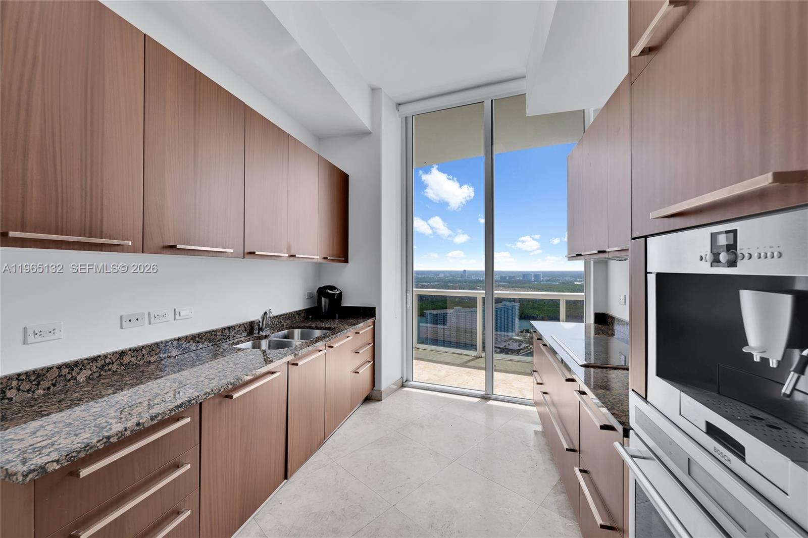 16001 COLLINS AV #3805, Sunny Isles Beach FL 33160