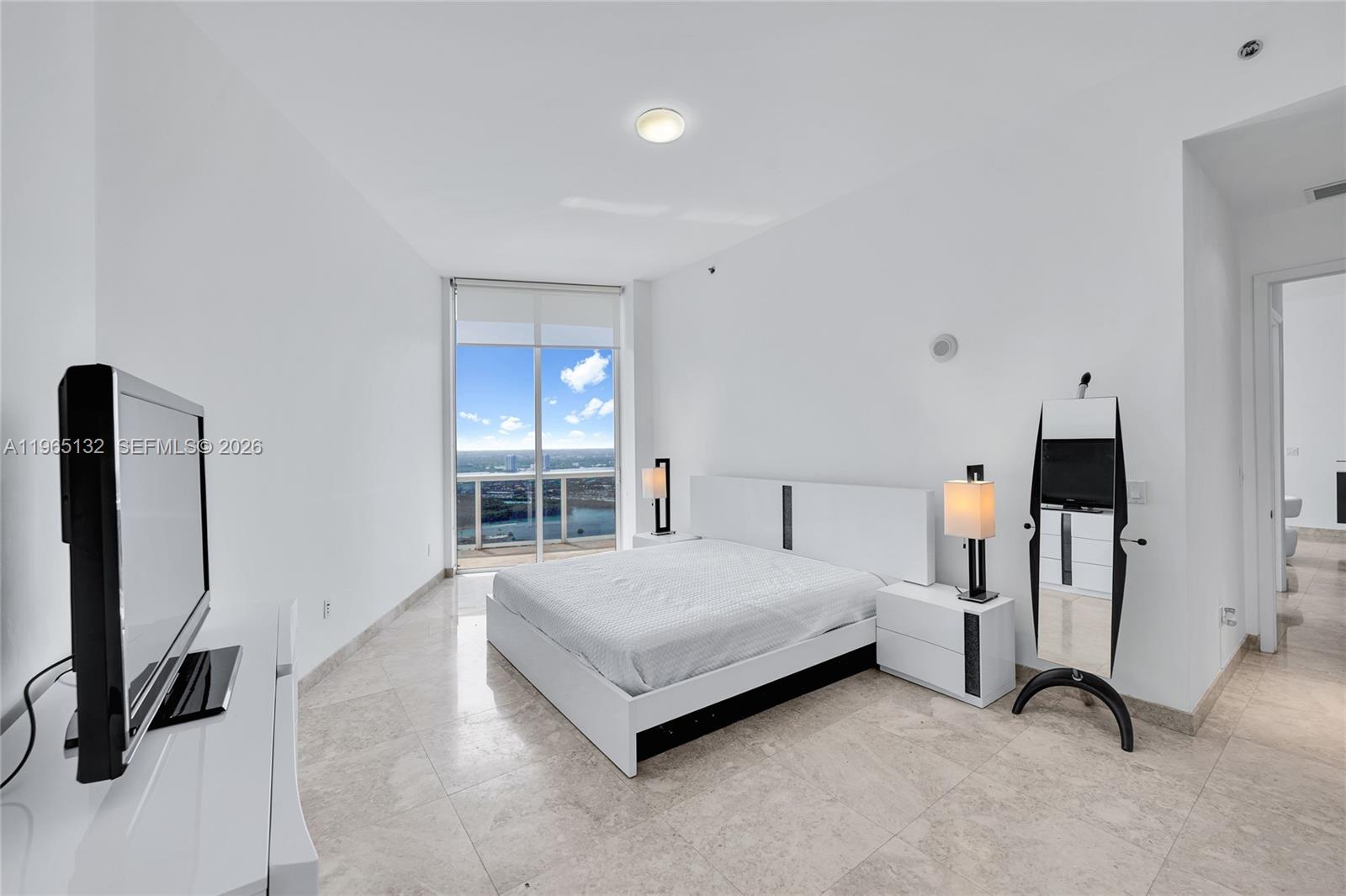 16001 COLLINS AV #3805, Sunny Isles Beach FL 33160