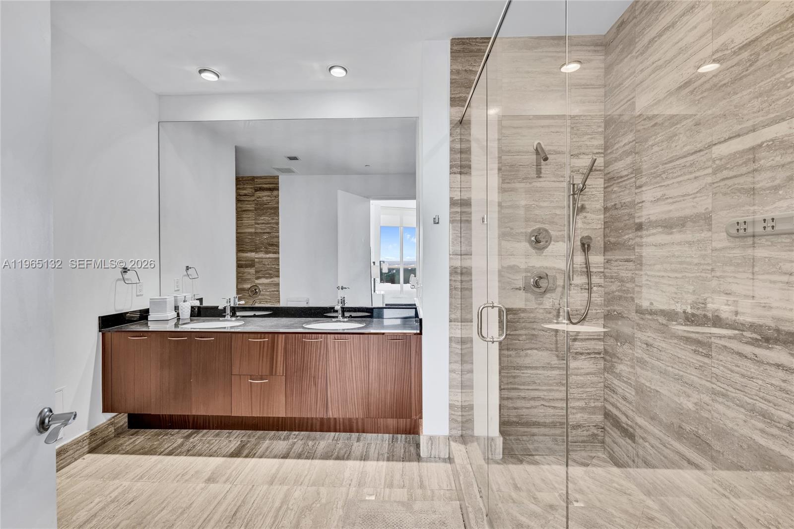 16001 COLLINS AV #3805, Sunny Isles Beach FL 33160