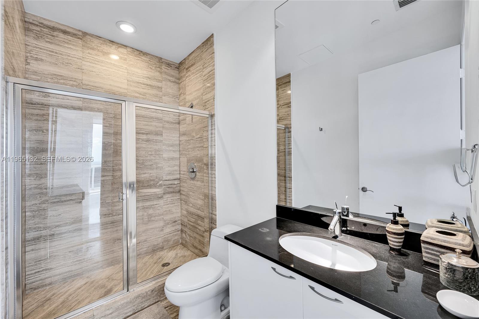 16001 COLLINS AV #3805, Sunny Isles Beach FL 33160