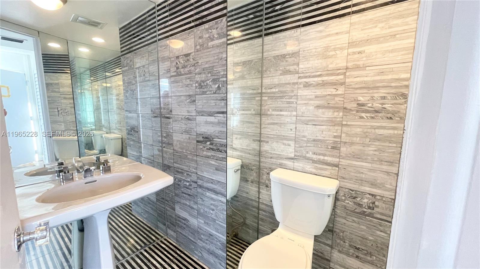 3703 NE 166th St #602, North Miami Beach FL 33160