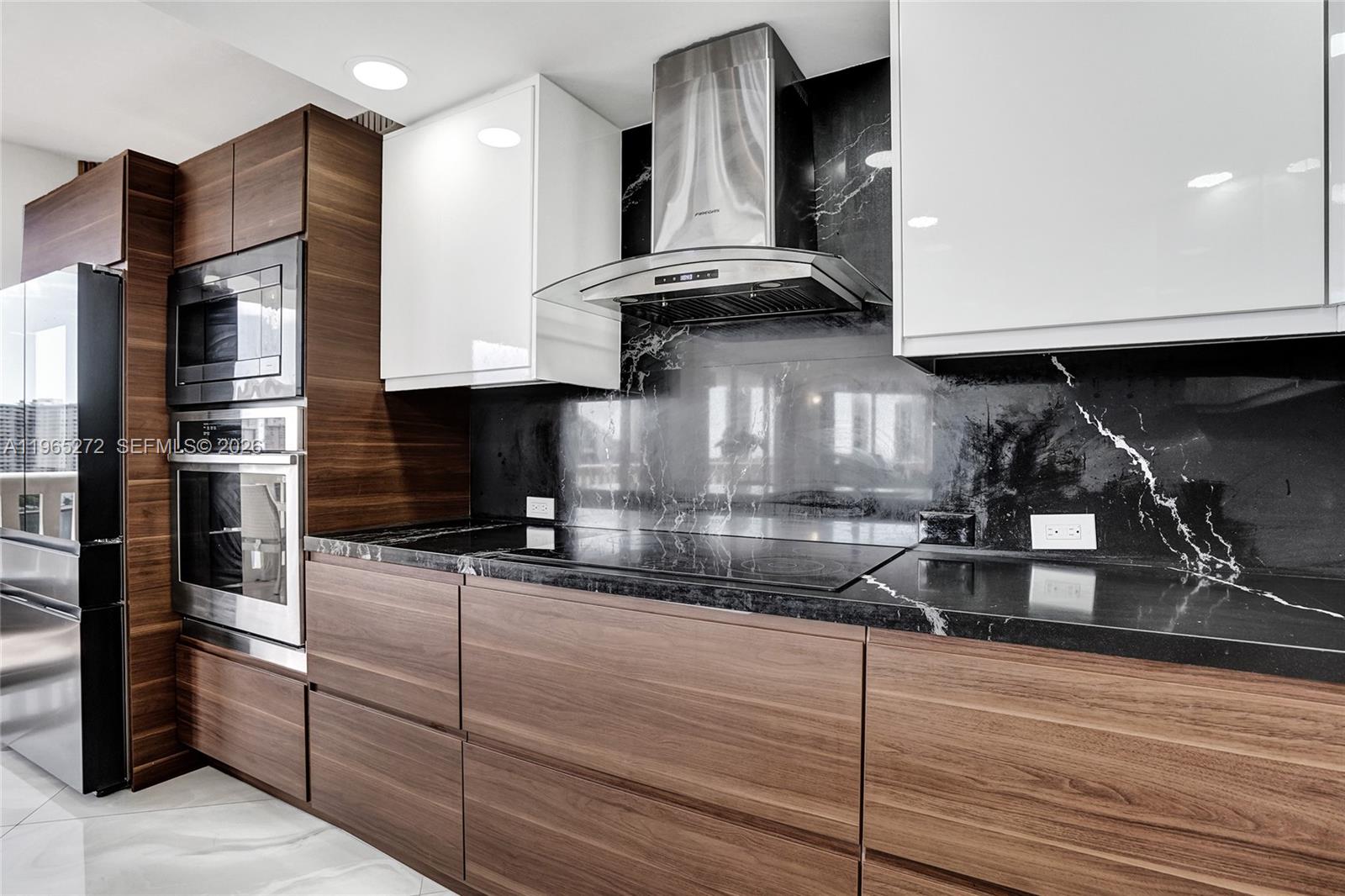 3000 Island Blvd #1106, Aventura FL 33160