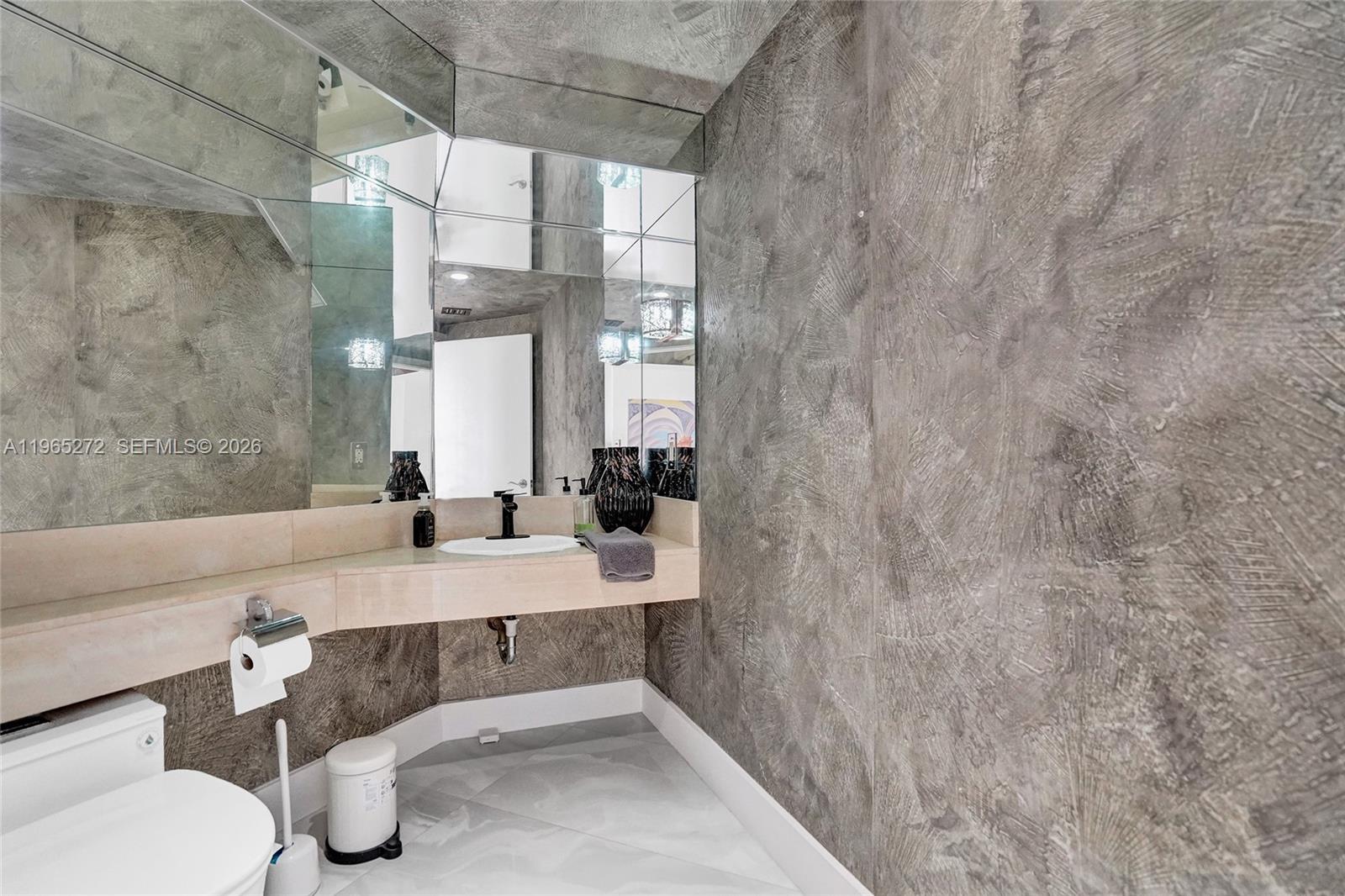 3000 Island Blvd #1106, Aventura FL 33160