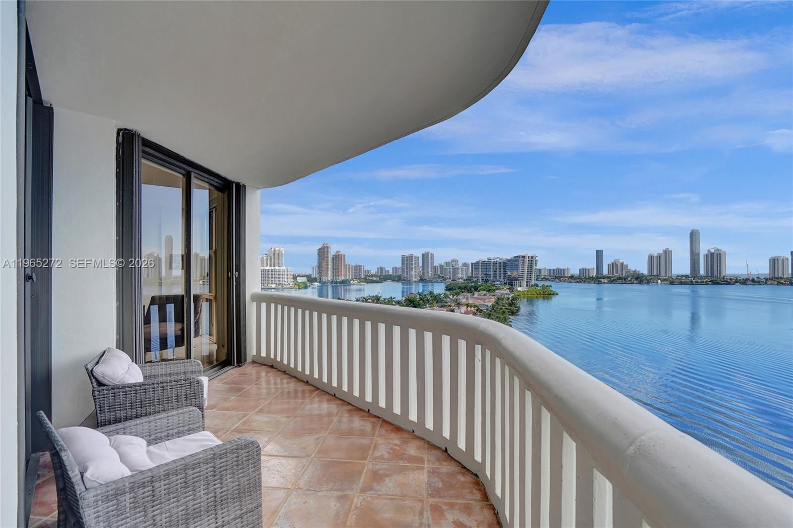 3000 Island Blvd #1106, Aventura FL 33160