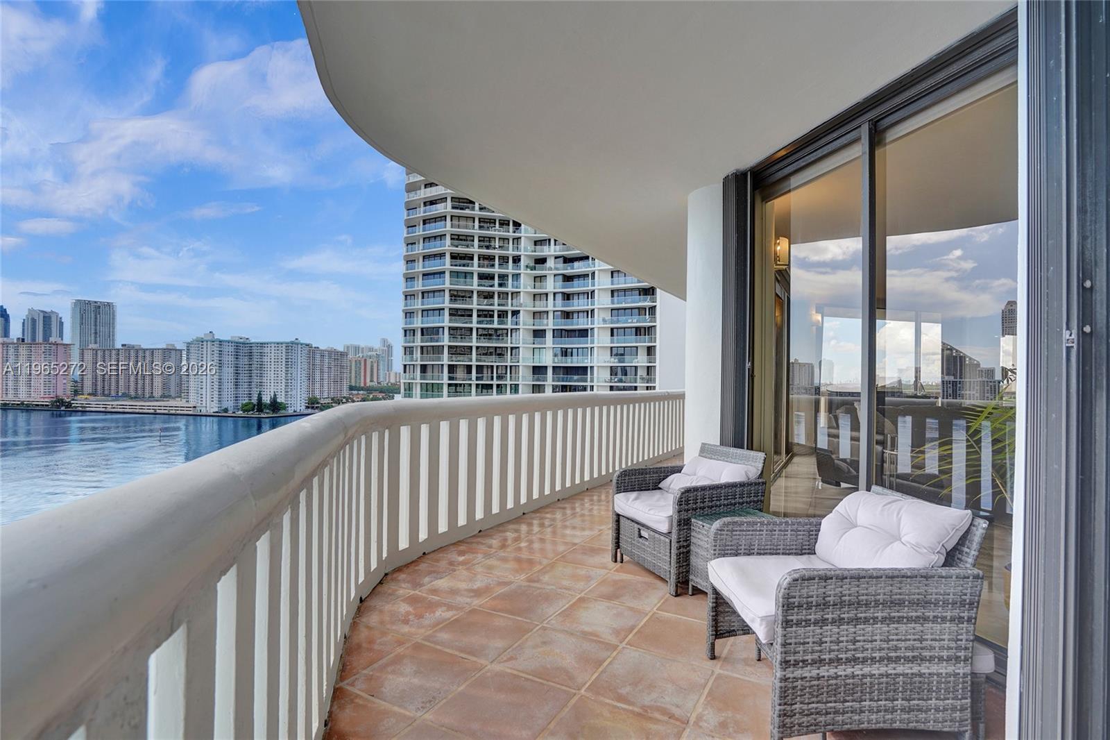 3000 Island Blvd #1106, Aventura FL 33160