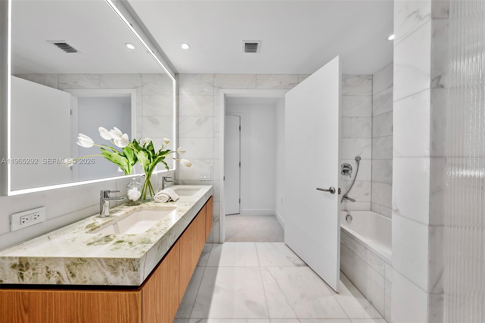 500 Alton Rd #901, Miami Beach FL 33139