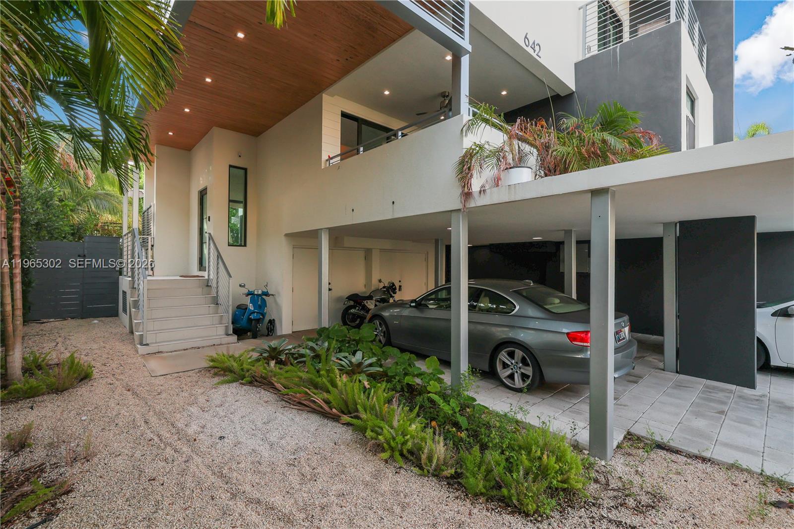 640 Fernwood Rd, Key Biscayne FL 33149