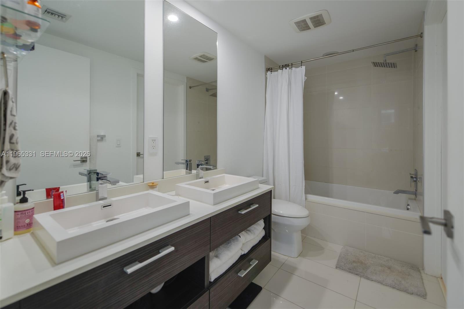 45 SW 9th St #1107, Miami FL 33130
