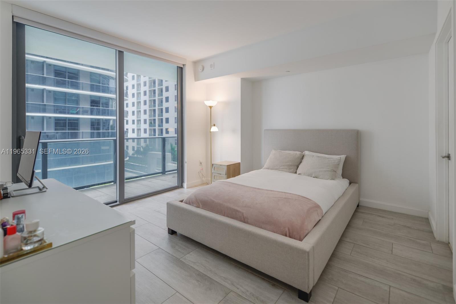 45 SW 9th St #1107, Miami FL 33130