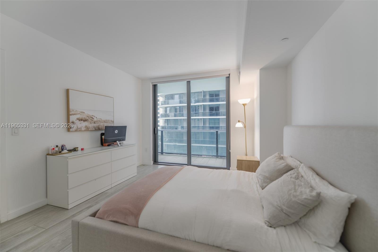 45 SW 9th St #1107, Miami FL 33130