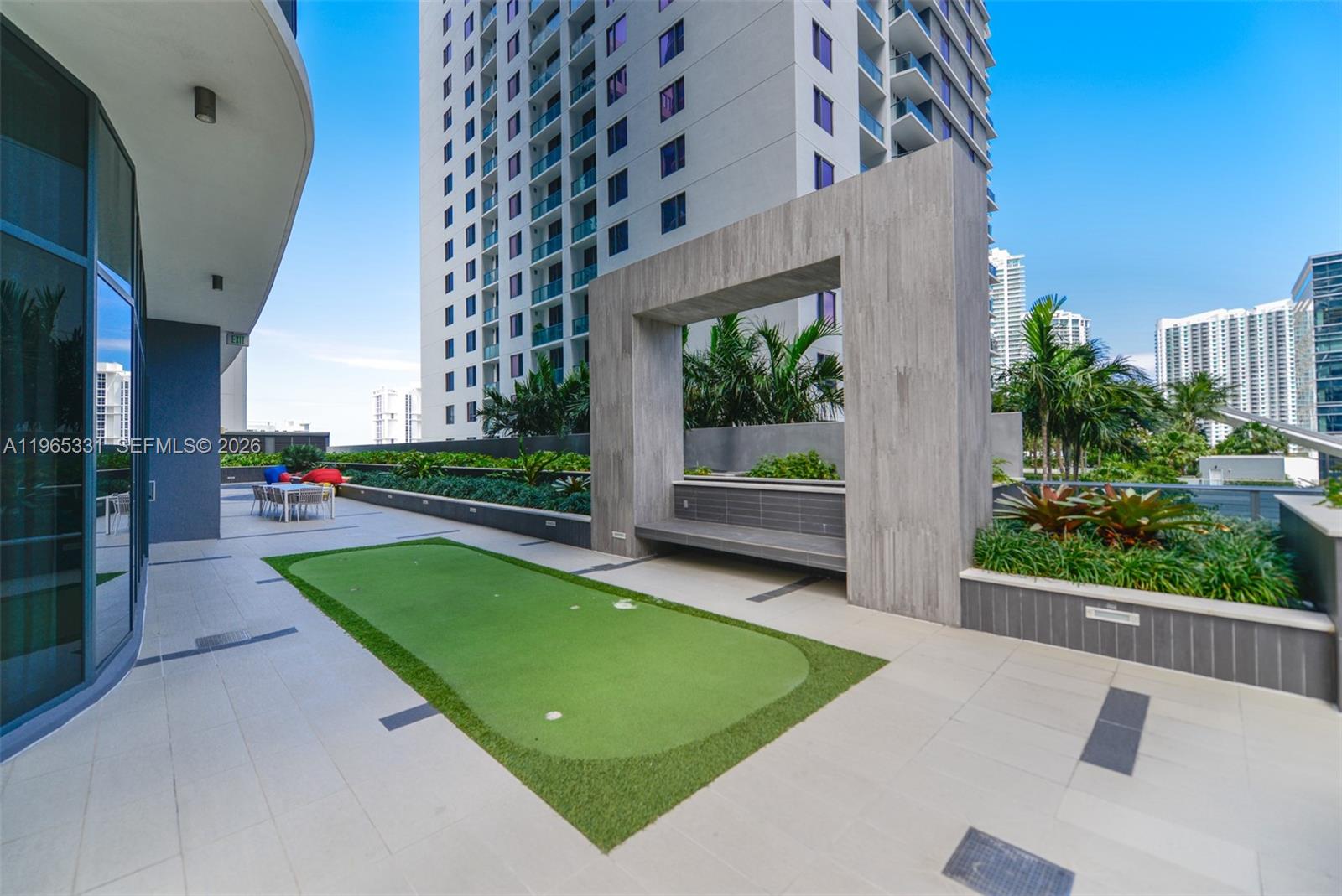45 SW 9th St #1107, Miami FL 33130