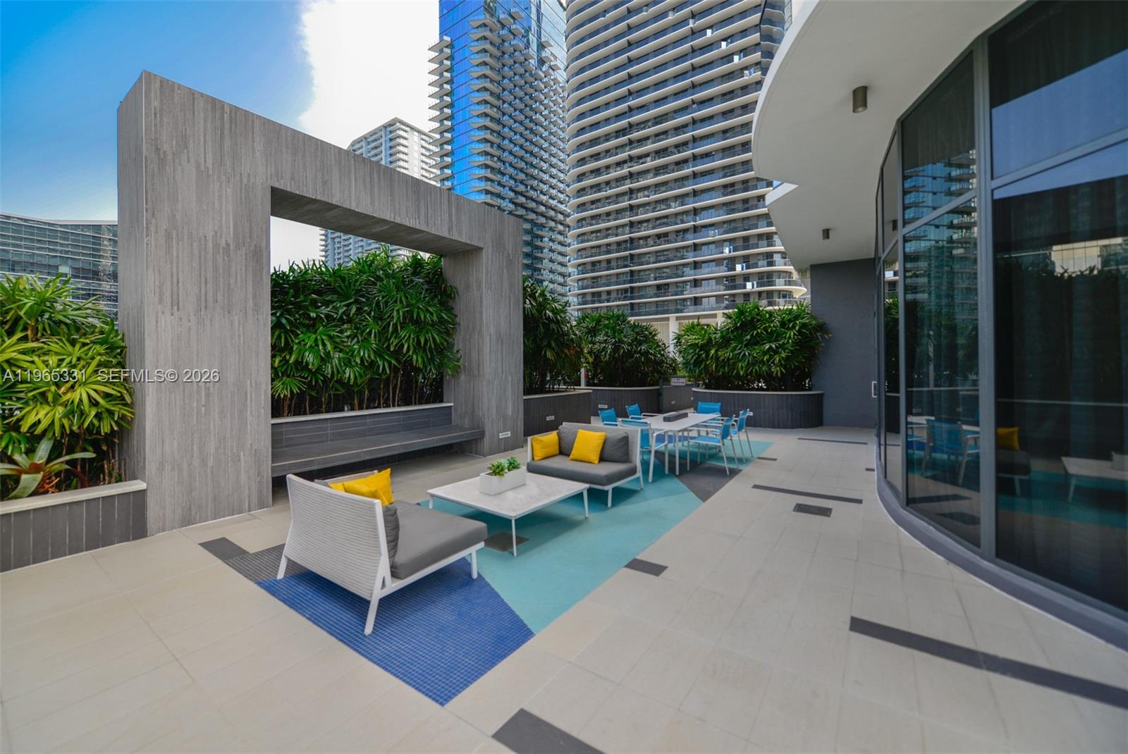 45 SW 9th St #1107, Miami FL 33130