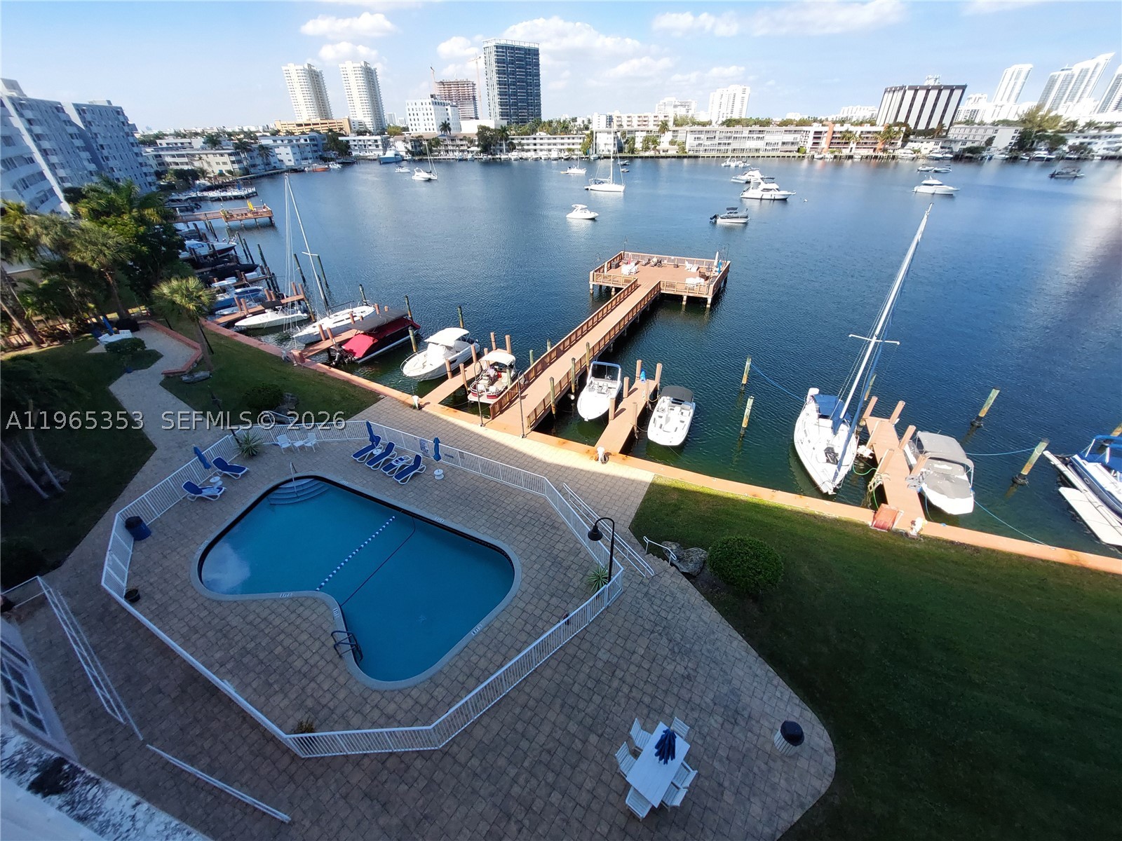 400 Golden Isles Dr #47, Hallandale Beach FL 33009