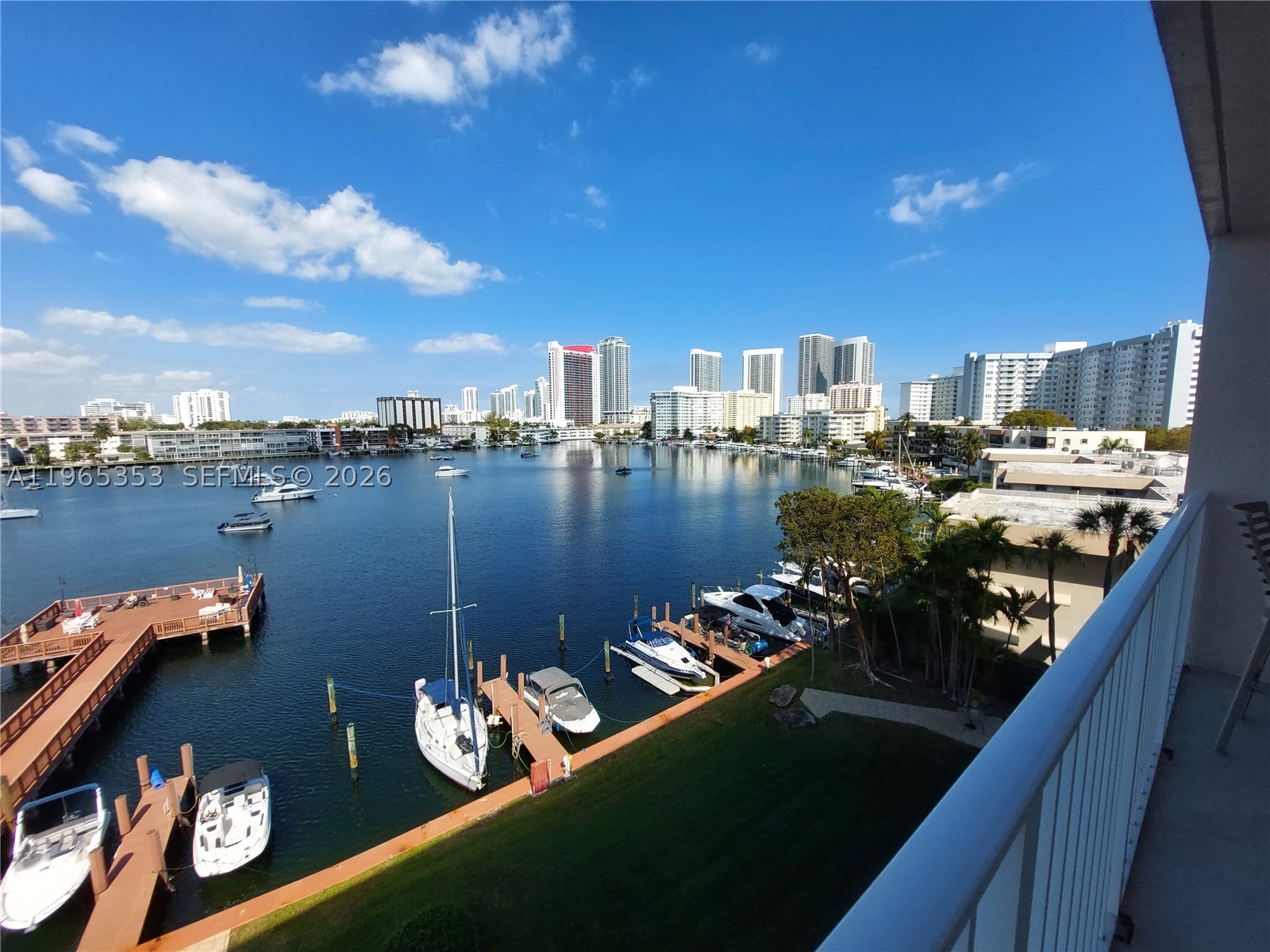400 Golden Isles Dr #47, Hallandale Beach FL 33009