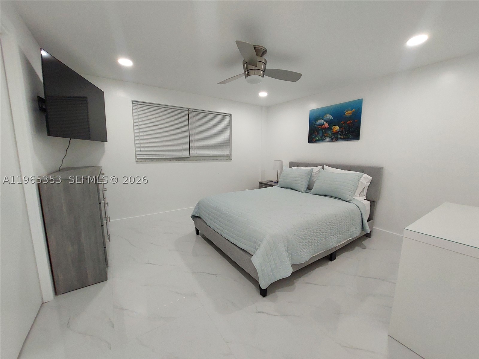 400 Golden Isles Dr #47, Hallandale Beach FL 33009