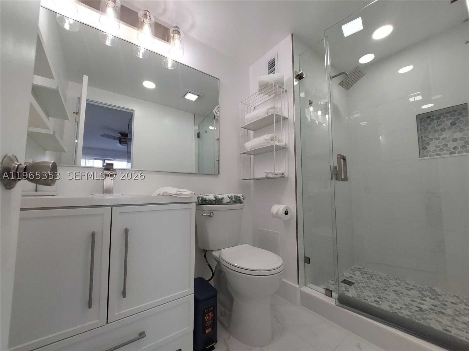 400 Golden Isles Dr #47, Hallandale Beach FL 33009