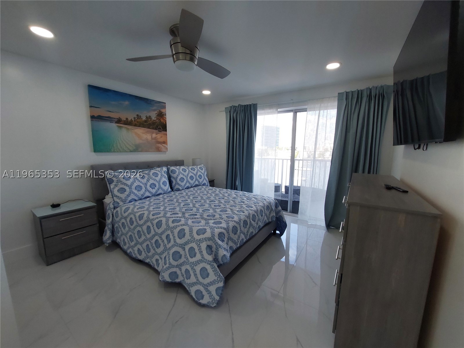 400 Golden Isles Dr #47, Hallandale Beach FL 33009