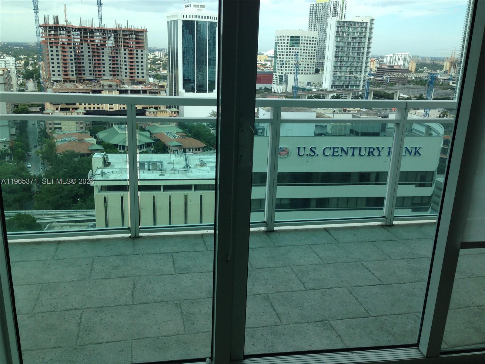 951 Brickell Ave #2207, Miami FL 33131