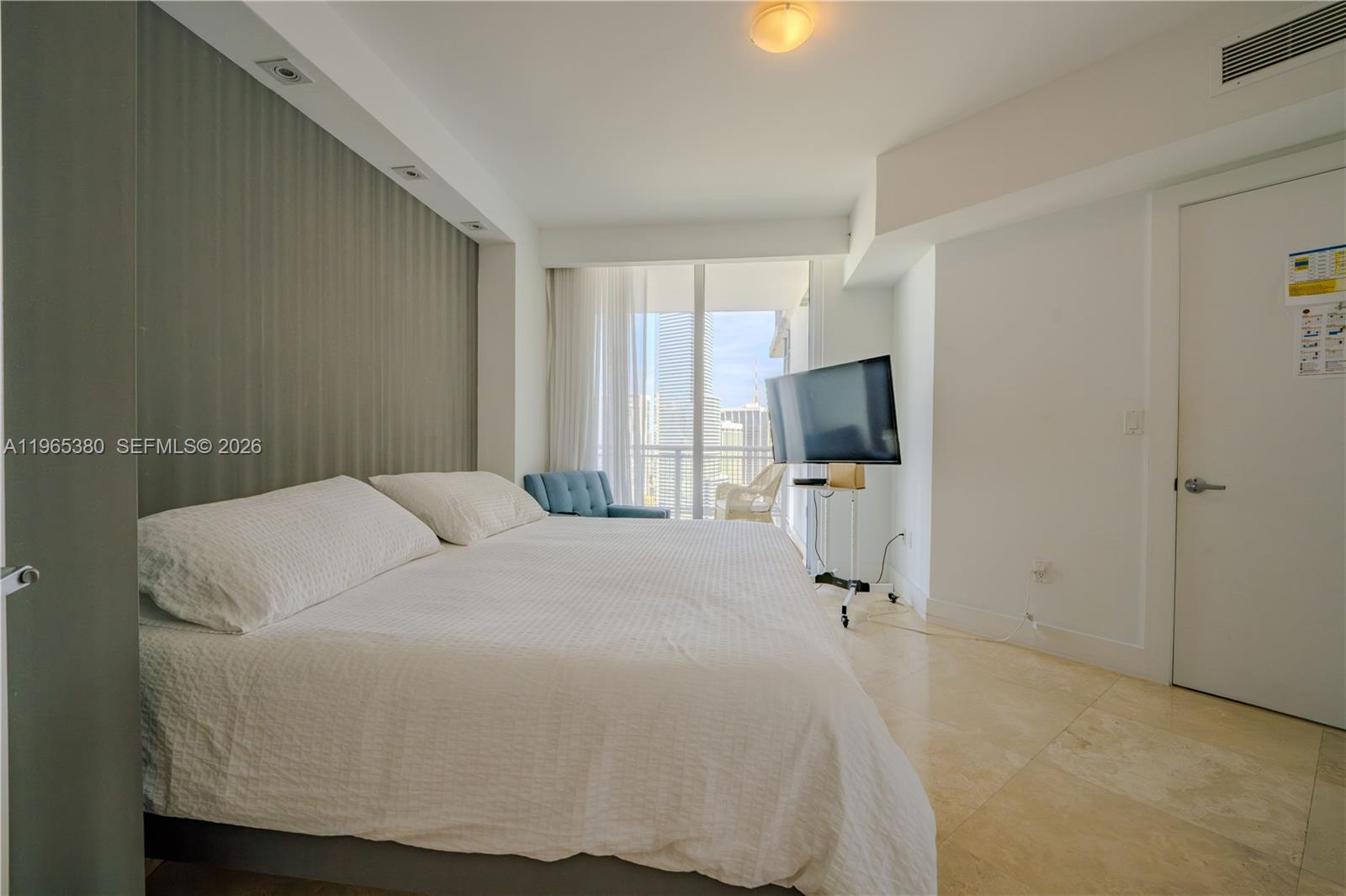 350 S Miami Ave #3203, Miami FL 33130