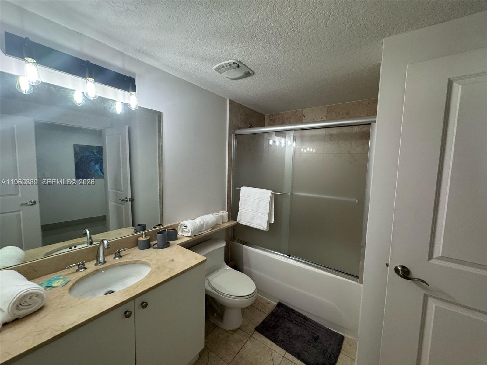 170 SE 14th St #1108, Miami FL 33131