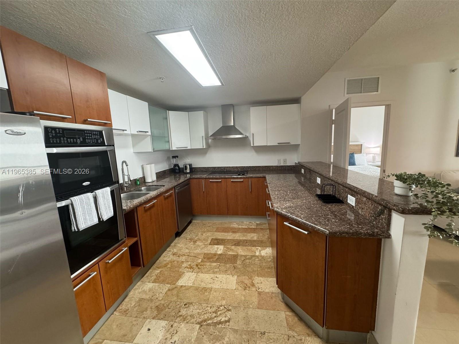 170 SE 14th St #1108, Miami FL 33131