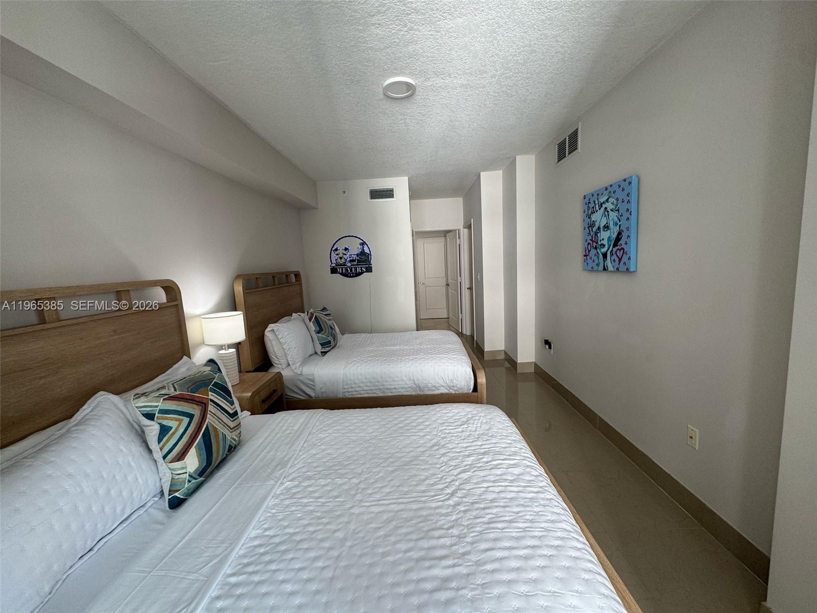 170 SE 14th St #1108, Miami FL 33131