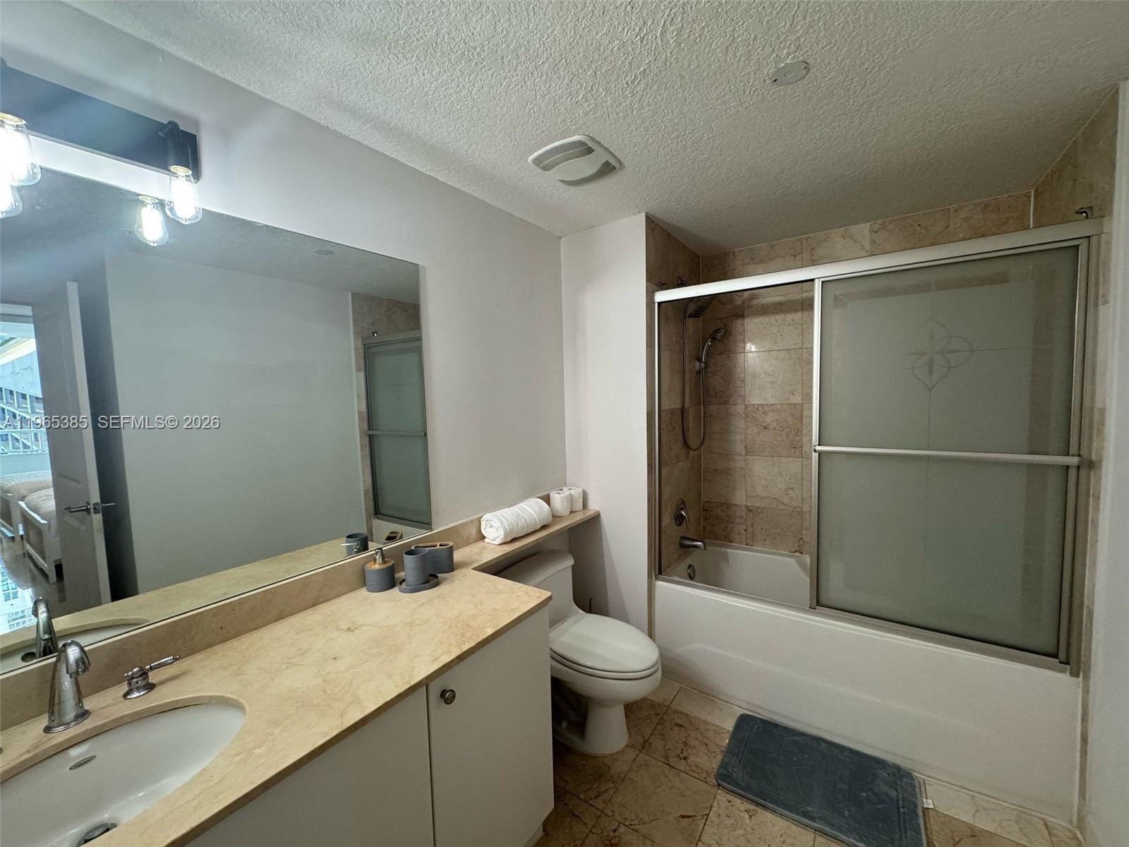 170 SE 14th St #1108, Miami FL 33131