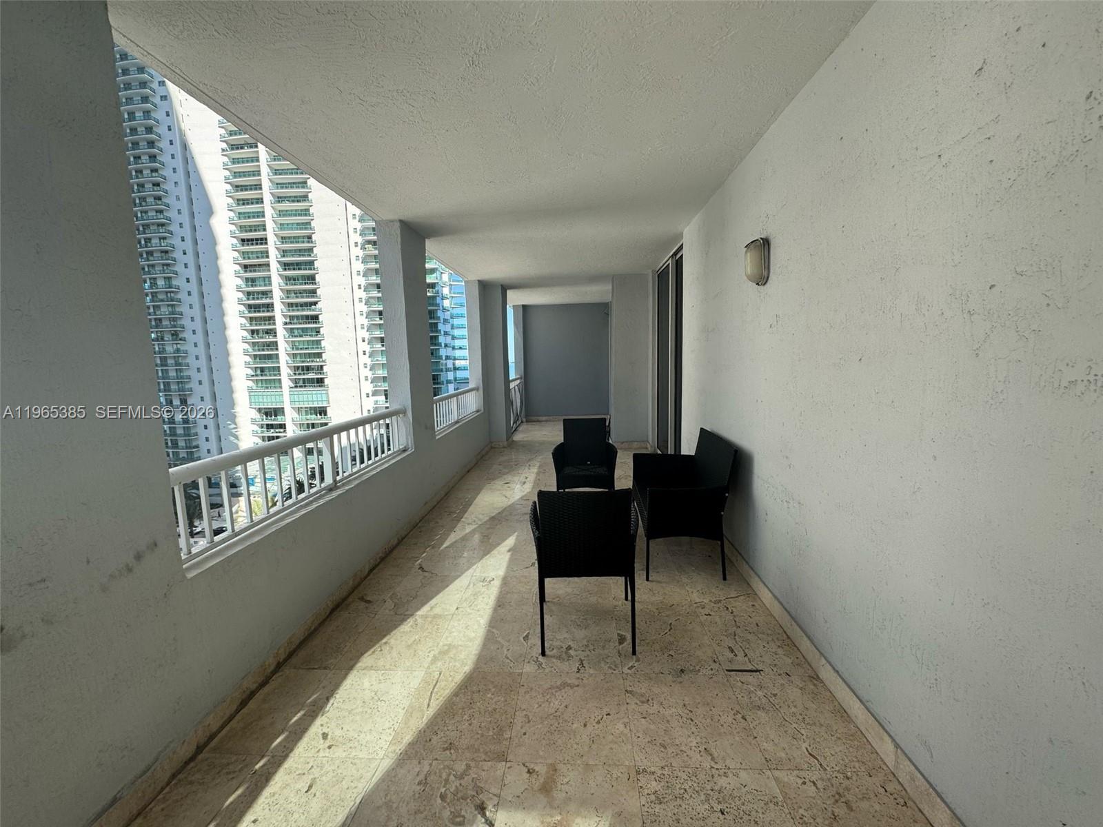 170 SE 14th St #1108, Miami FL 33131