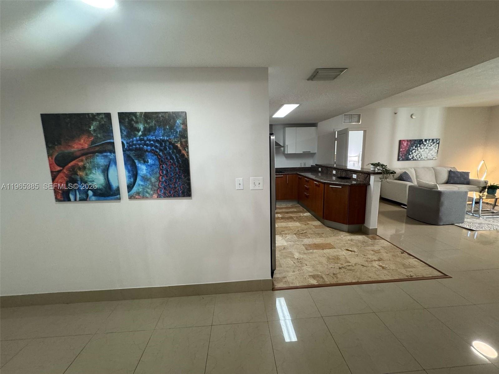 170 SE 14th St #1108, Miami FL 33131