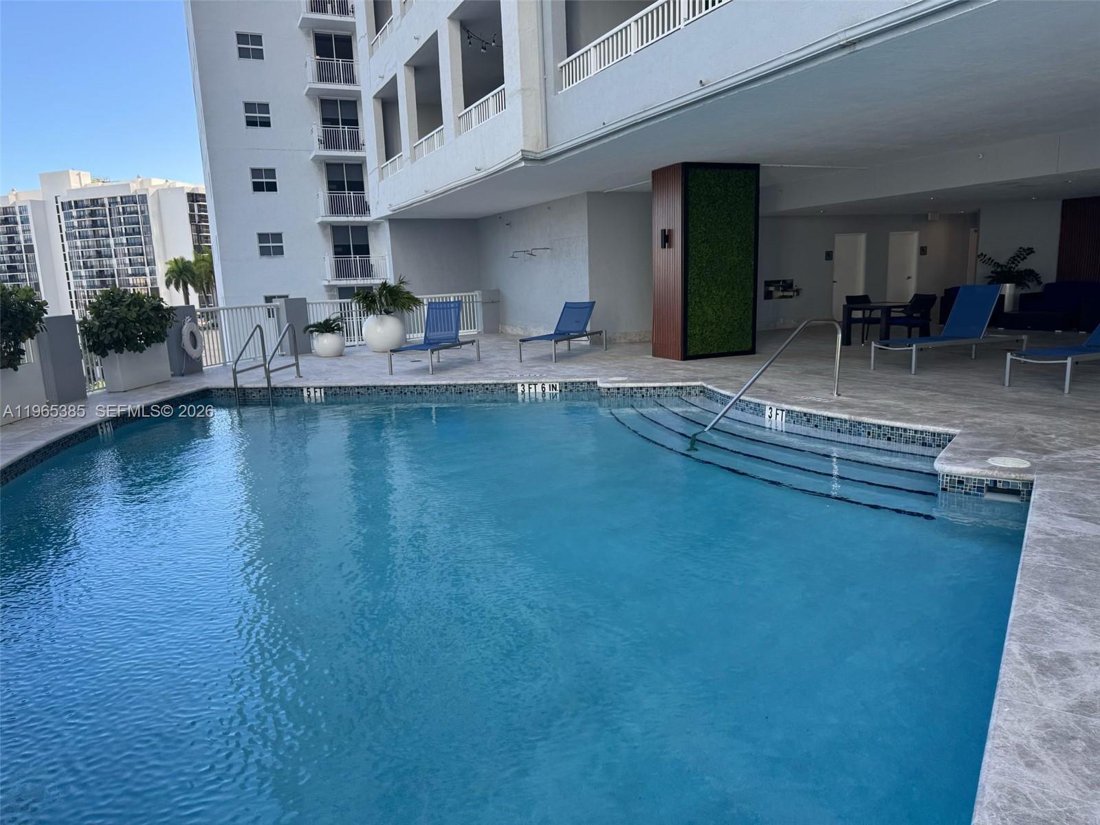 170 SE 14th St #1108, Miami FL 33131
