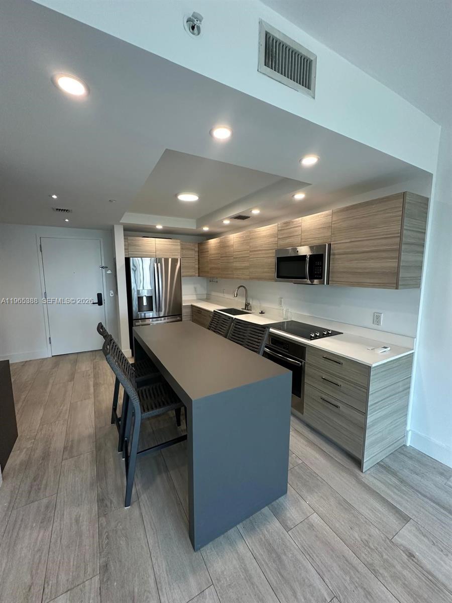 121 NE 34th St #1505, Miami FL 33137