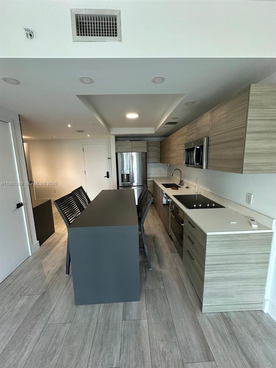 121 NE 34th St #1505, Miami FL 33137