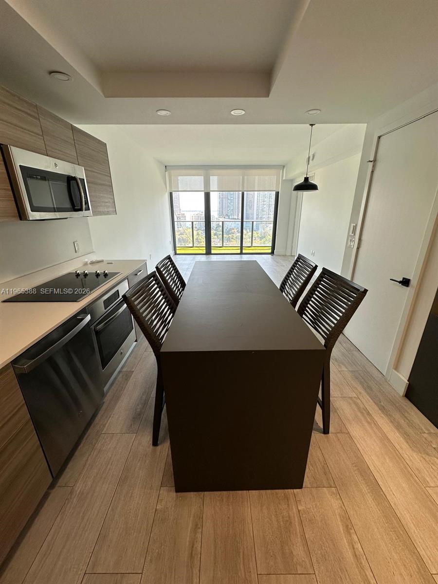 121 NE 34th St #1505, Miami FL 33137