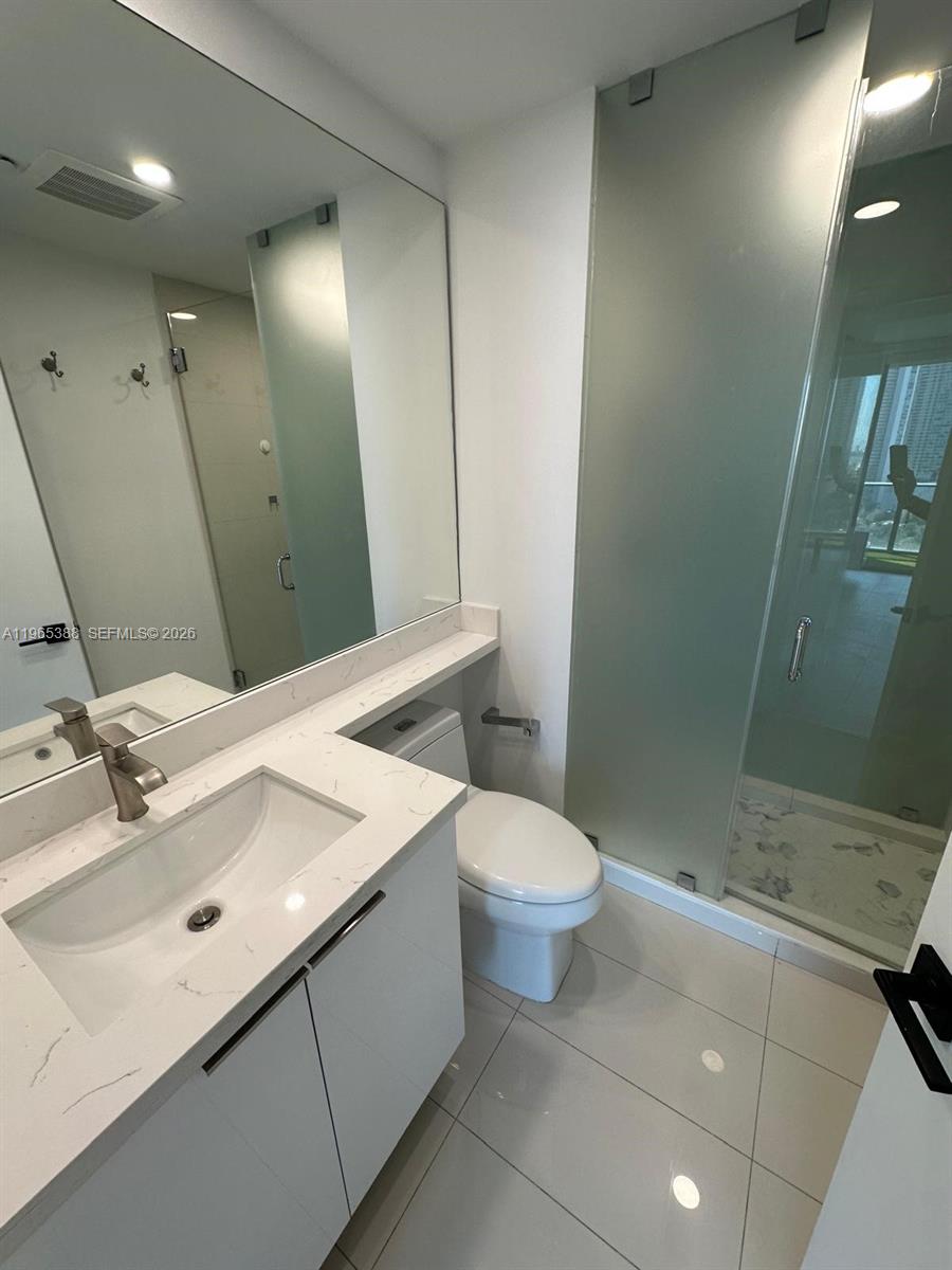 121 NE 34th St #1505, Miami FL 33137