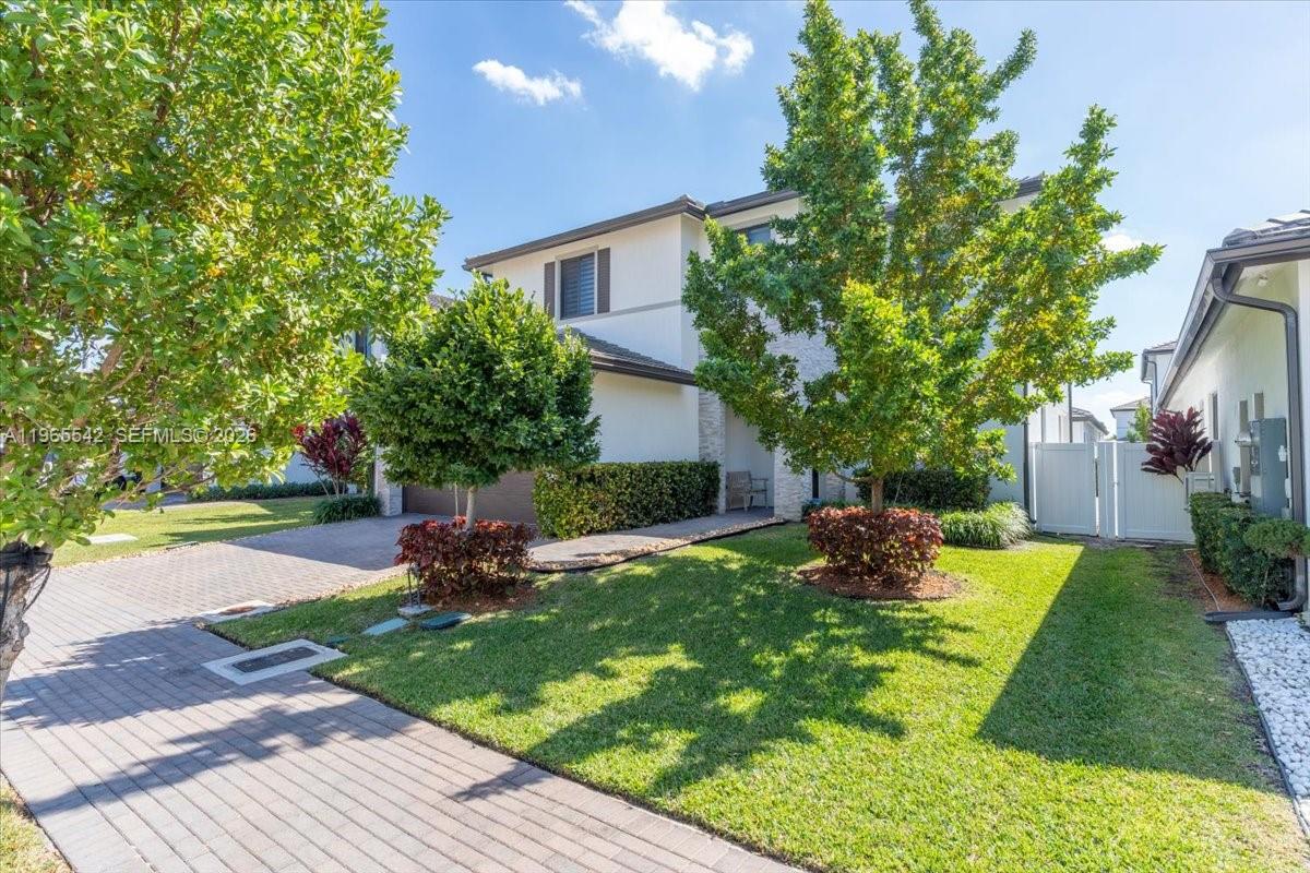 8096 NW 48th Ter, Doral FL 33166