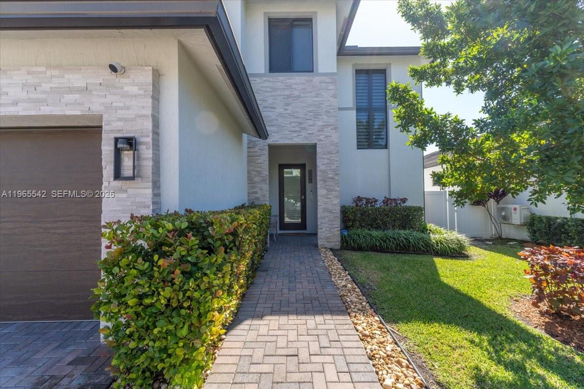 8096 NW 48th Ter, Doral FL 33166