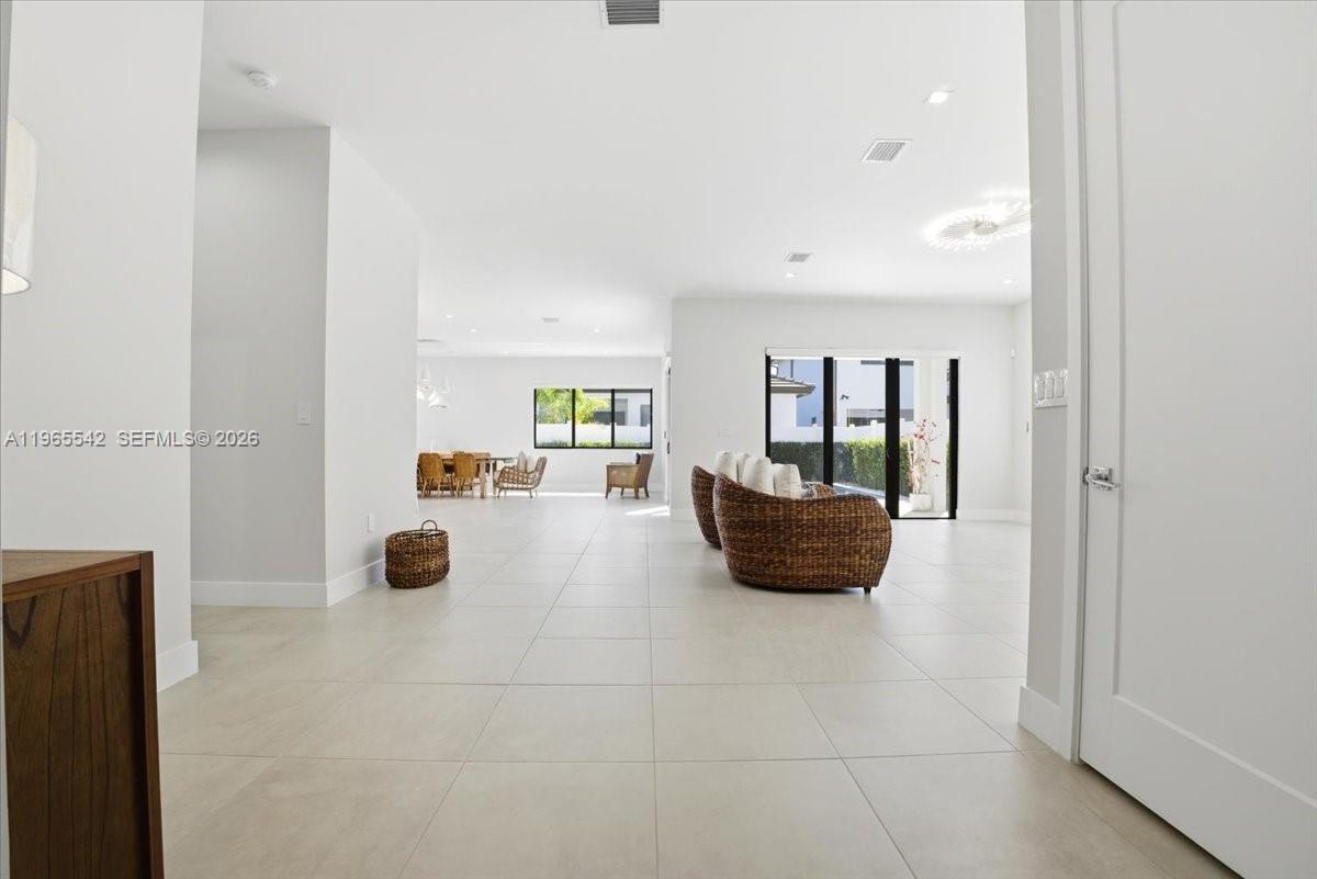 8096 NW 48th Ter, Doral FL 33166