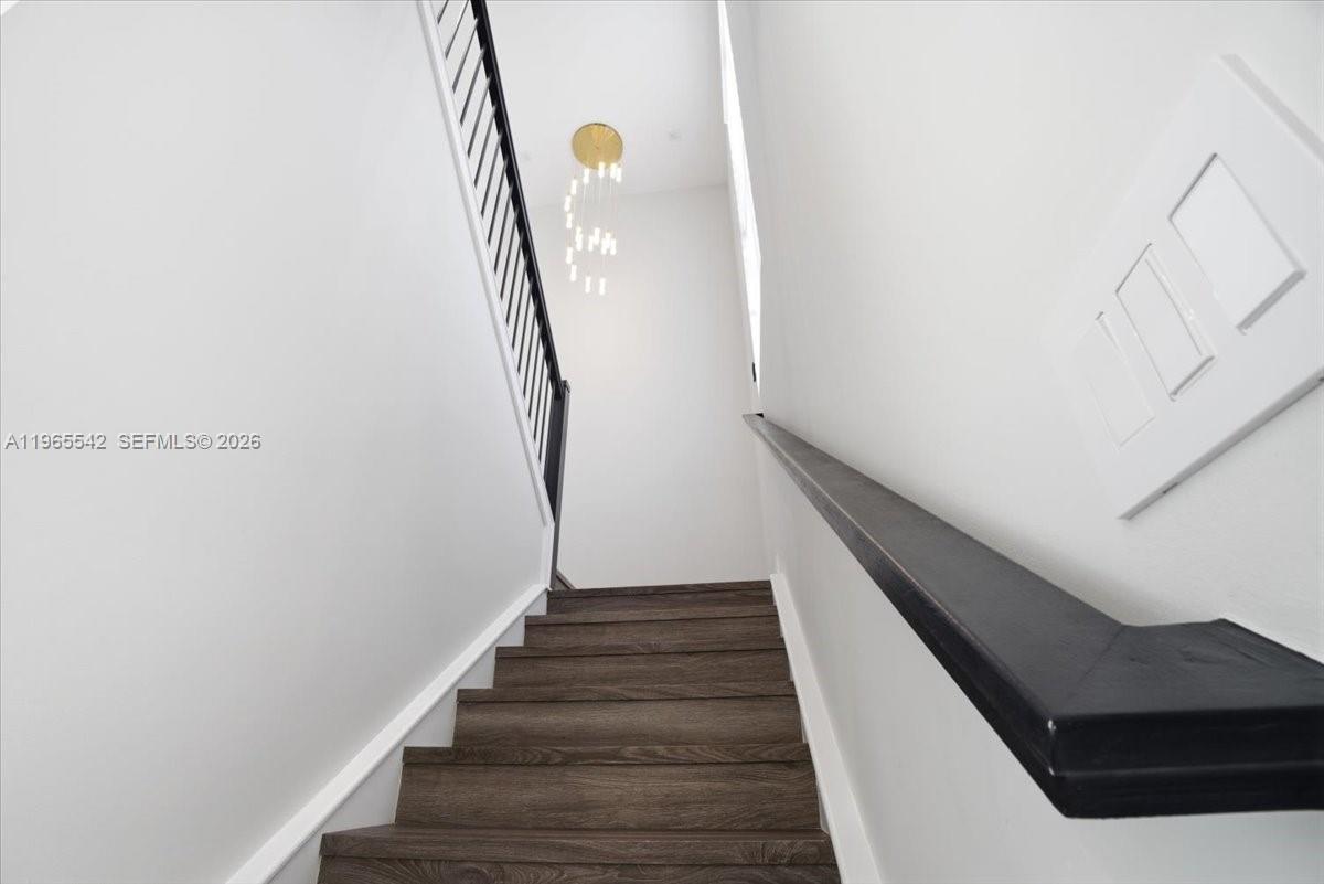 8096 NW 48th Ter, Doral FL 33166