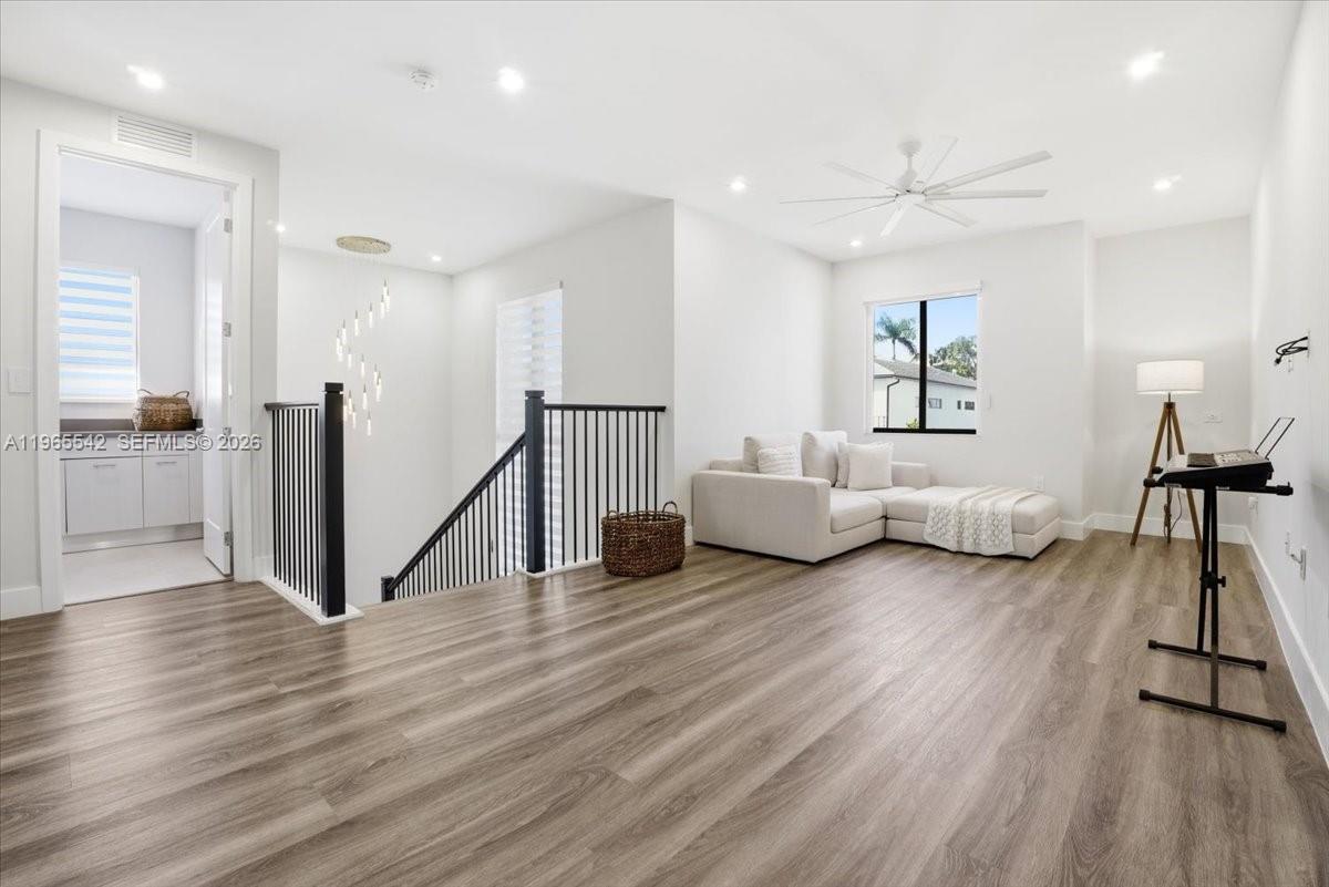 8096 NW 48th Ter, Doral FL 33166